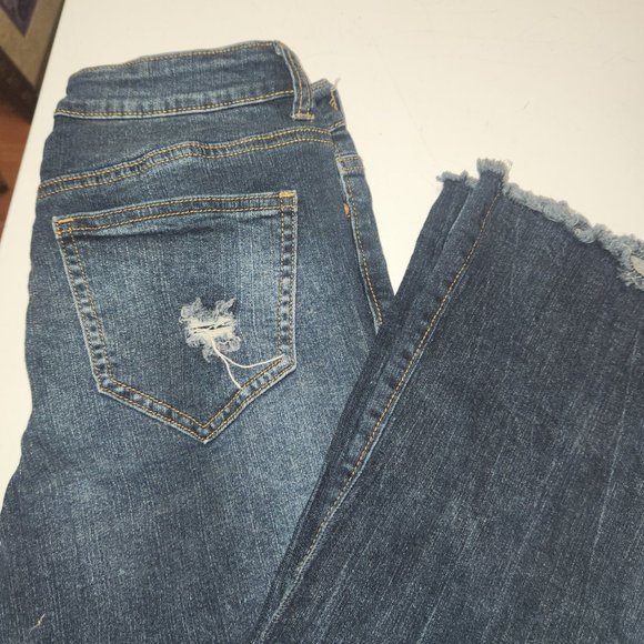NoBo Ladies' stylish high rise, crop, flare distressed jeans size 9/ 28" waist - Picture 14 of 15